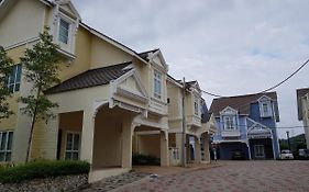 Relax @ Bukit Gambang Resort City